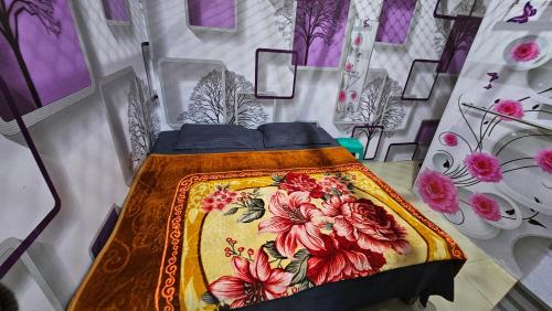 Small Double Room image 5