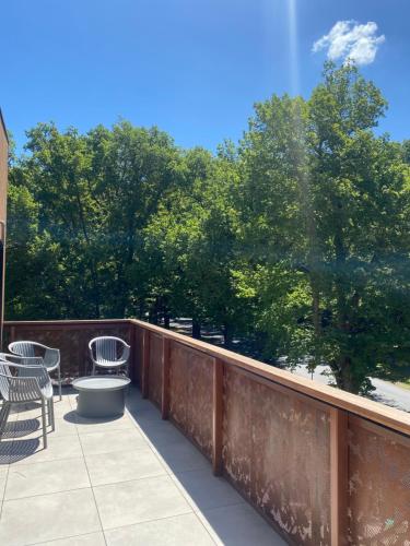 Tarra Apartment #2, Хилсвилл