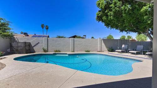 Tempe Remodel w Sparkling Pool and Game Room - image 2
