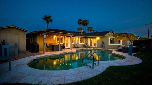 Immaculate Home Near Old Town Scottsdale and ASU!