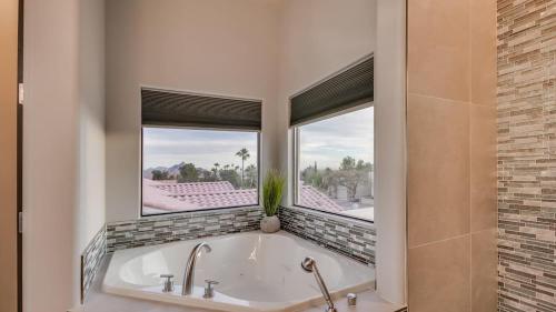 Facilities, Luxury Contemporary Sanctuary w Pool and Views in Fountain Hills