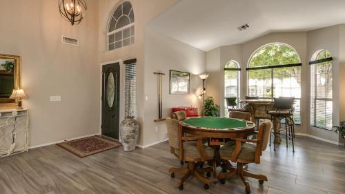 Spectacular Golf Course Home with Pool and Views - image 10