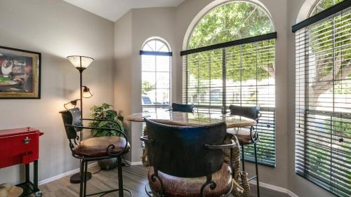 Spectacular Golf Course Home with Pool and Views - image 12