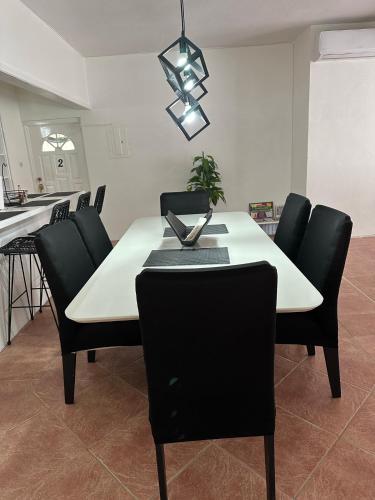 Iekārtas, Eagles Nest Villa House AC TV WIFI Fan Luxury Modern in Poor Mans Corner