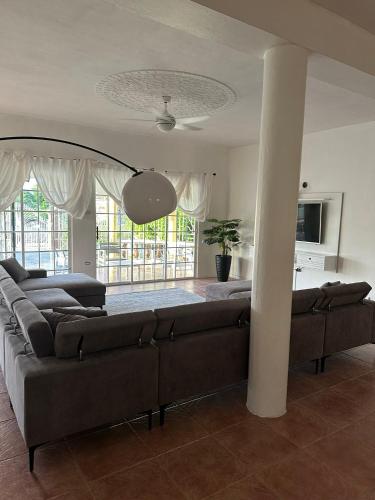 Iekārtas, Eagles Nest Villa House AC TV WIFI Fan Luxury Modern in Poor Mans Corner