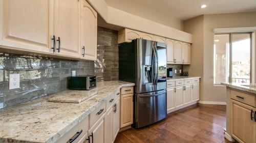 Fabulous 4-Bdrm WBreathtaking Views & Pool