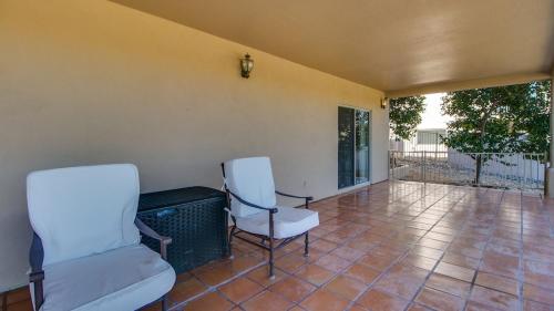 Fabulous 4-Bdrm WBreathtaking Views & Pool