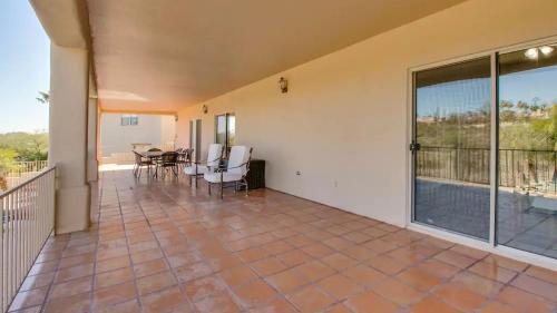 Fabulous 4-Bdrm WBreathtaking Views & Pool