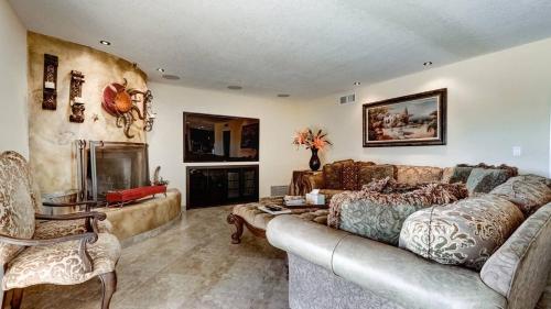 Fountain Hills Gem with Pool and Great Views - image 2