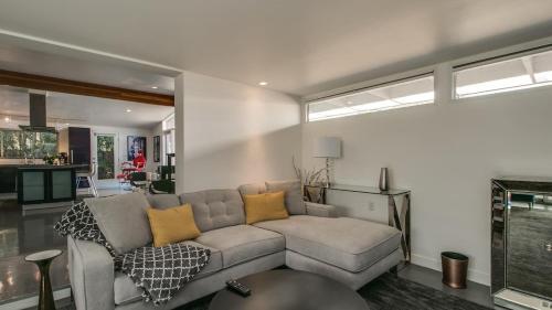 Vintage Charm w Modern Comforts Pool and Hot Tub detail