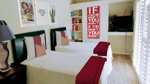 The Palm - main image