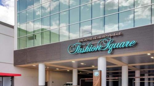 Hip and Comfy Condo in Hub of Old Town Scottsdale