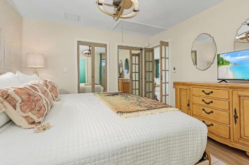 Two-Bedroom House image 10