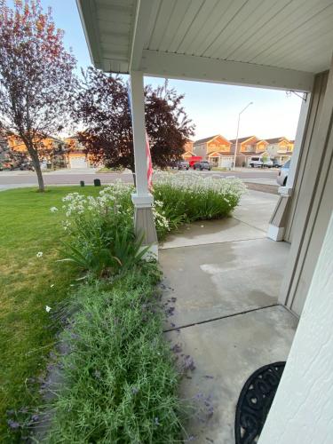 Experience MT @ The 406 Hideout