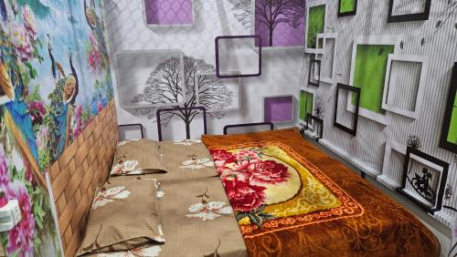 Small Double Room image 5