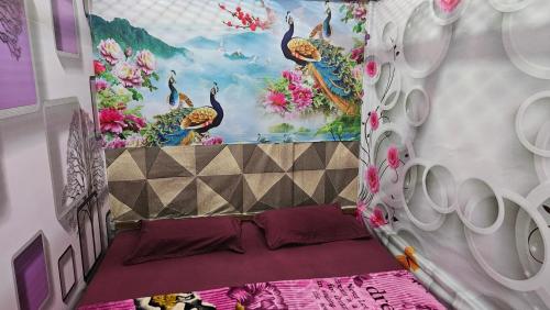 Small Double Room image 3