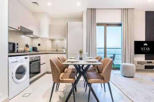 STAY BY LATINEM Luxury 1BR Holiday Home CVR A1504 near Burj Khalifa, Dubái (foto 8)