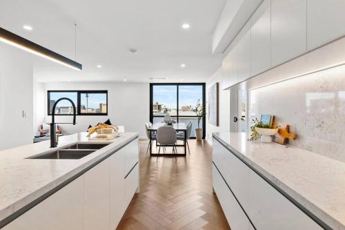 Hobart CBD Roof Top Penthouse - Hobart Hobart CBD Roof Top Penthouse - Hobart