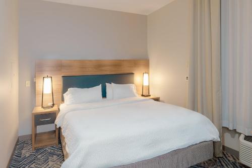 Candlewood Suites Oklahoma City-Moore - image 14