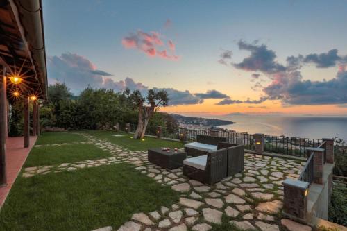 Luxury Villa with breathtaking Seaview, pool, BBQ