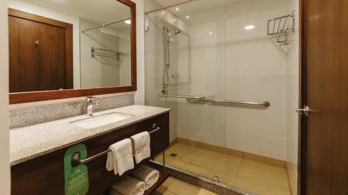 Double Room with Two Double Beds - Non-Smoking image 10