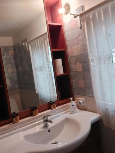 Benedetto Cairoli Guest House 5