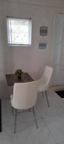 Studio at De Terrace, Christ Church (photo 8)