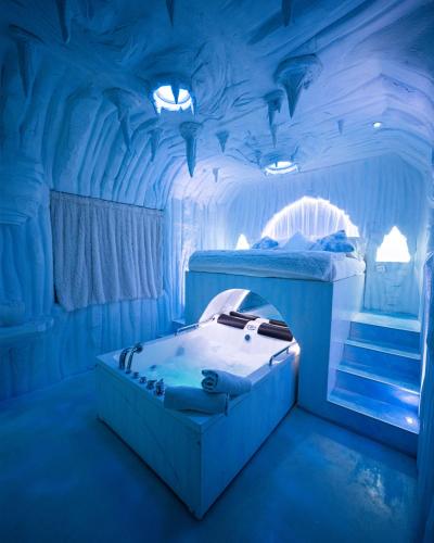 Meeting Hotel Room Type - King Room with Spa Bath