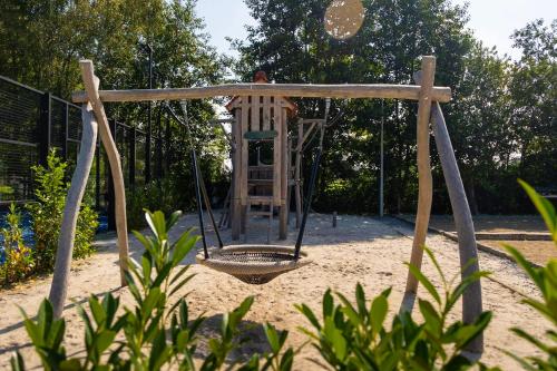Legeplads, Glamping - 25 min Roermond, Maasmechelen & Maastricht in Kinrooi