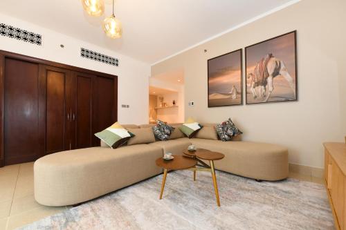 Downtown Gem - 2BR near Dubai Mall and Burj Khalifa, Dubai (photo 2)