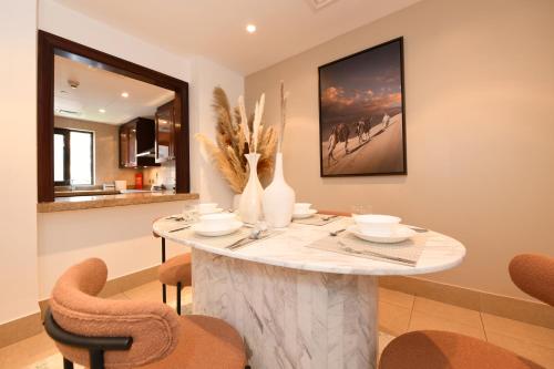 Downtown Gem - 2BR near Dubai Mall and Burj Khalifa, Dubai (photo 9)
