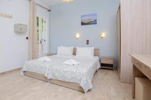 2 twin beds