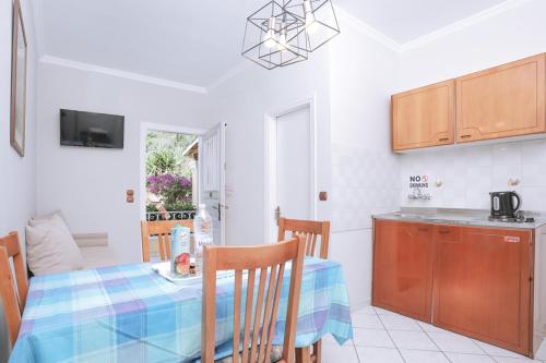 Marina Apartments - image 8