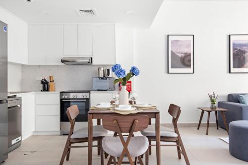 StoneTree - Furnished 1BR in Madinat Jumeirah - image 13