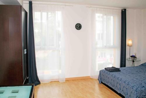 A studio-apartment in a newly built house.WIFI, Valencia (foto 8)