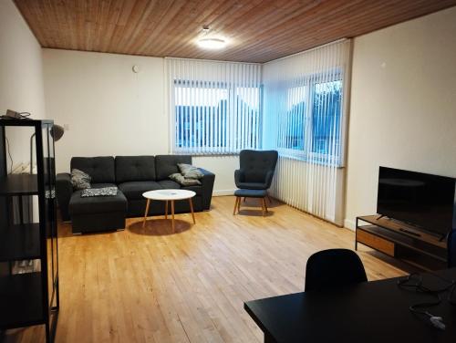  (Id022) Strandby Kirkevej 270 1 th, Pension in Esbjerg