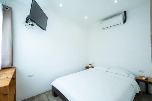 Quadruple Room image 5