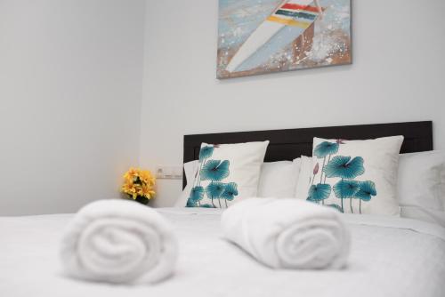 AYZ Luis Cabrera-Auto check-in property - Photo 2