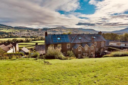 Skats, Ty Croeso Bed & Breakfast in Llangattock