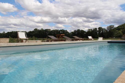 Skats, Abbaye de Reigny - Esprit de France in Vermenton