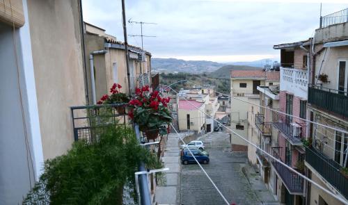 Çevredekiler, SIKELIA Apartment in Caltagirone