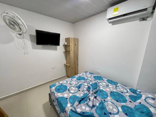 2 bedrooms, 5 beds