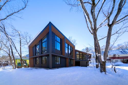 Three-Bedroom Chalet image 8