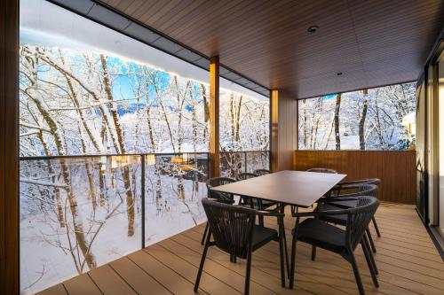 Three-Bedroom Chalet image 6