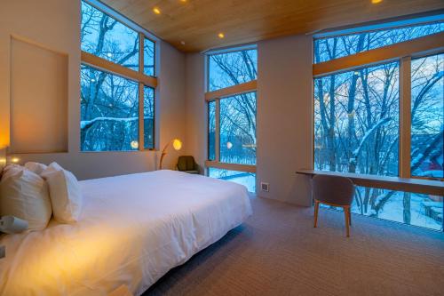 Three-Bedroom Chalet image 4
