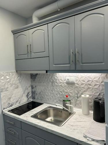 Seadmed, Black Eagle Apartment in Drama