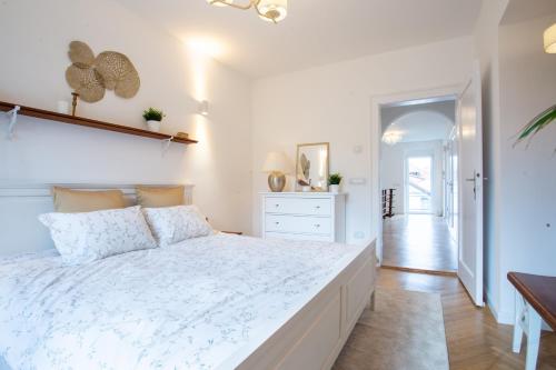 Pipa’s Place - Stylish garden prime location apt, Ljubljana (photo 6)