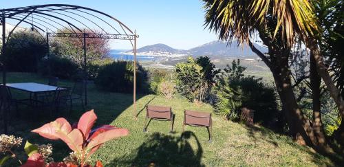 Grand gîte dominant le golfe d'Ajaccio - Location saisonnière - Bastelicaccia