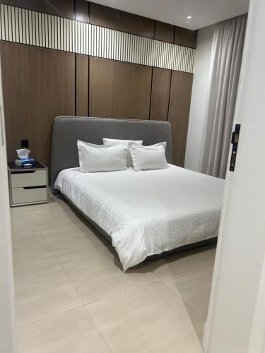 delux apartment with a hall and 3 bedrooms self check in