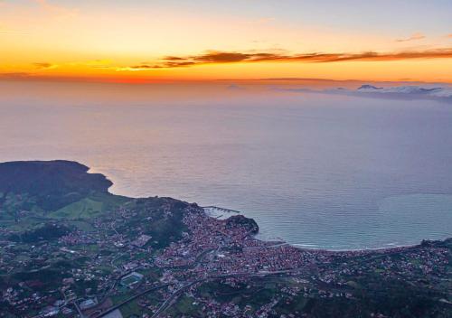 附近景點, Nausicaa Beach and Town in 阿格羅波利